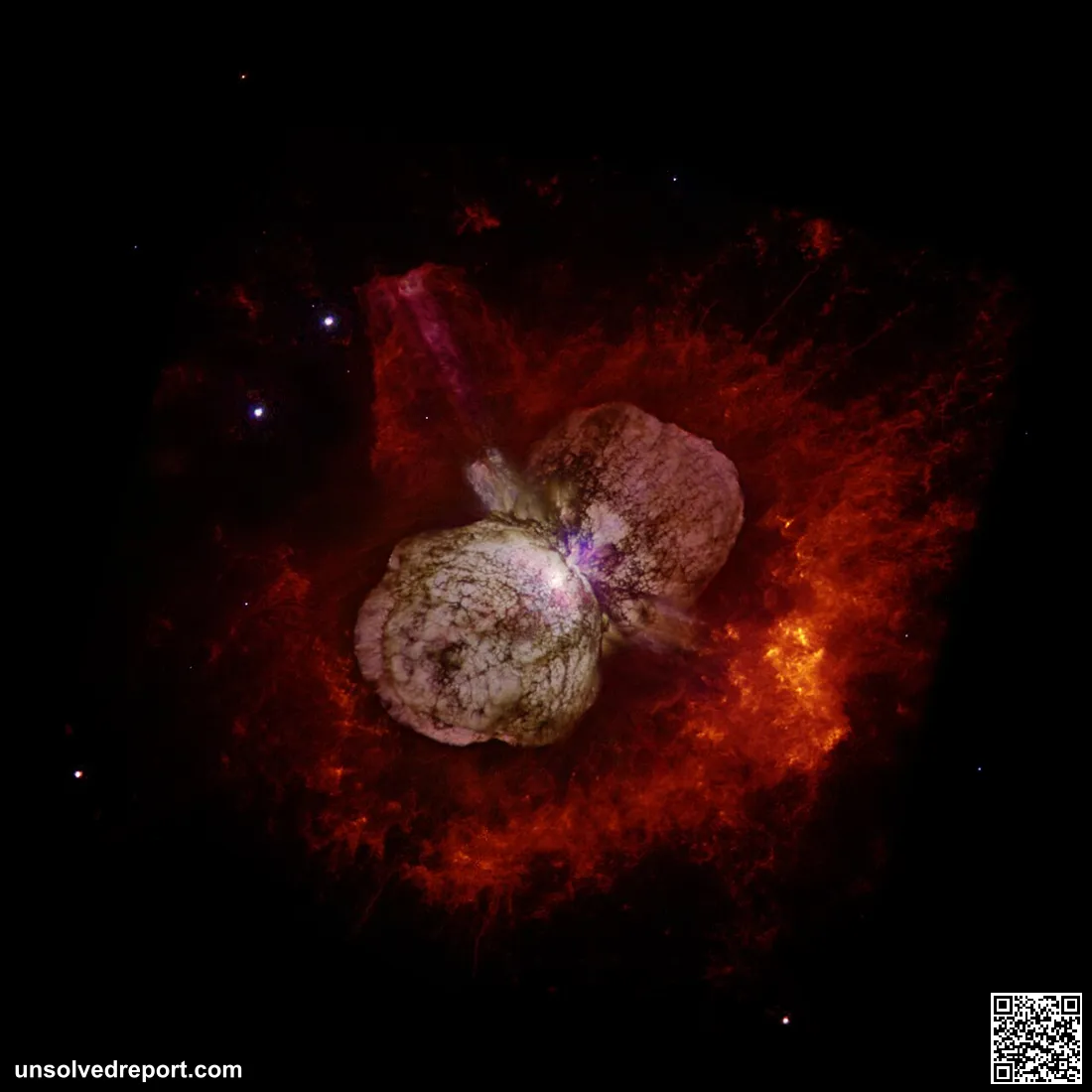 Hubble close-up of Eta Carinae and the Homunculus Nebula bipolar lobes ejected during the Great Eruption of 1843