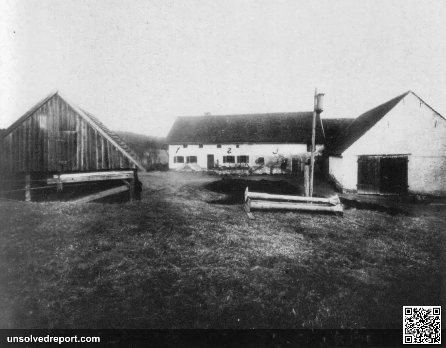 Aufnahme des Hofs Hinterkaifeck vom Süden aus