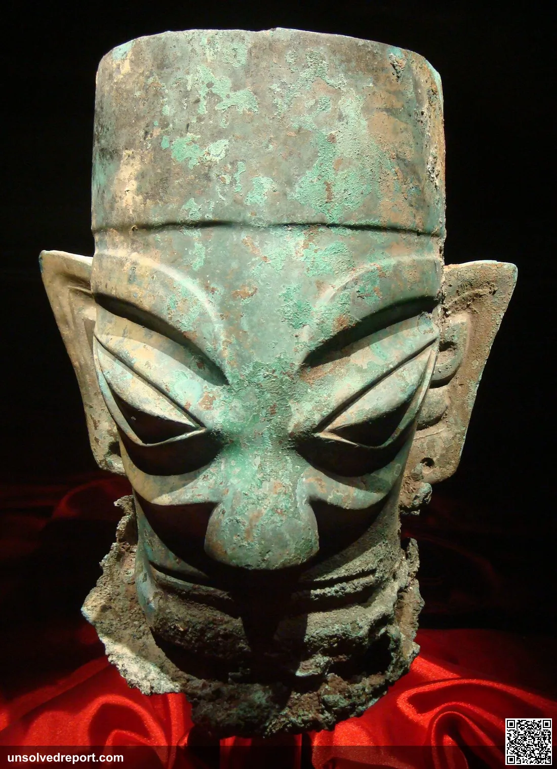 Bronze head from the thirteenth or twelfth century BCE, excavated in 1986 from Sanxingdui Pit 1 near Chengdu in Sichuan…