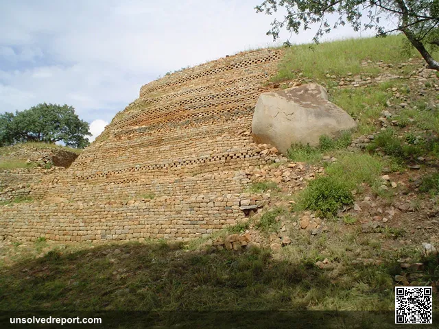 Khami ruins (wall)