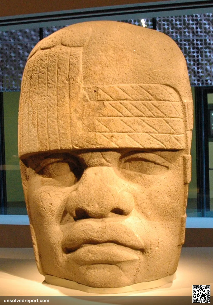 Colossal Head 4 from San Lorenzo Tenochtitlán, Veracruz, Mexico. Photographed at at a temporary exhibition in the De Yo…